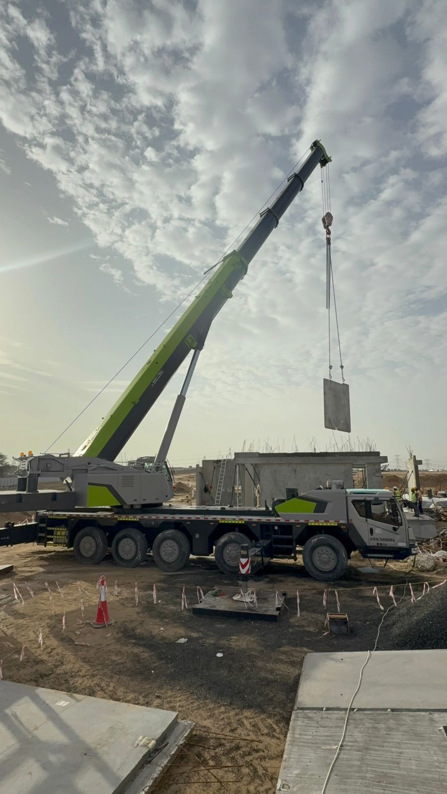 Mobile Crane Rental Dubai | Najmat Al Rashideen Transport